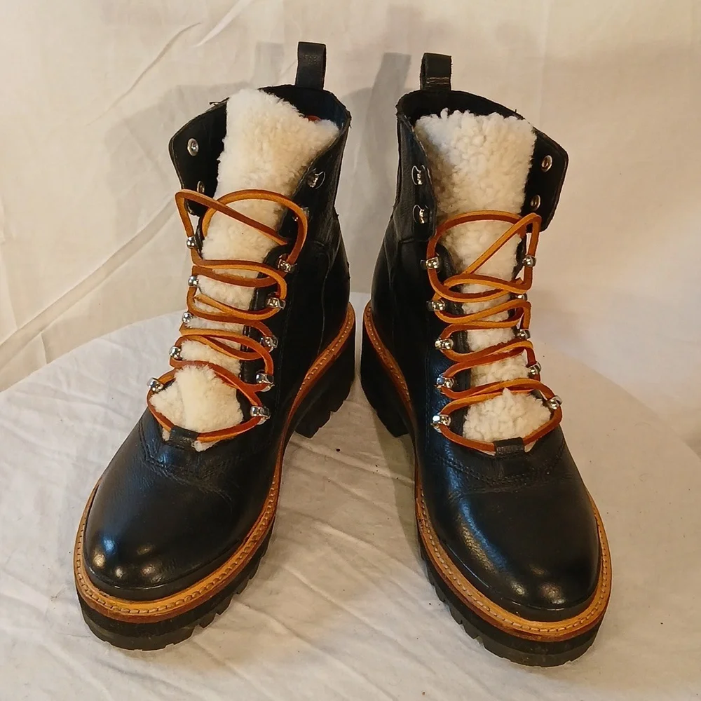 Stunning Marc Fisher Black Leather And 100% Shearling Booties - Picture 1 of 16